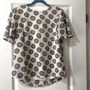 Medium Suzy Shier Black and White Printed Blouse